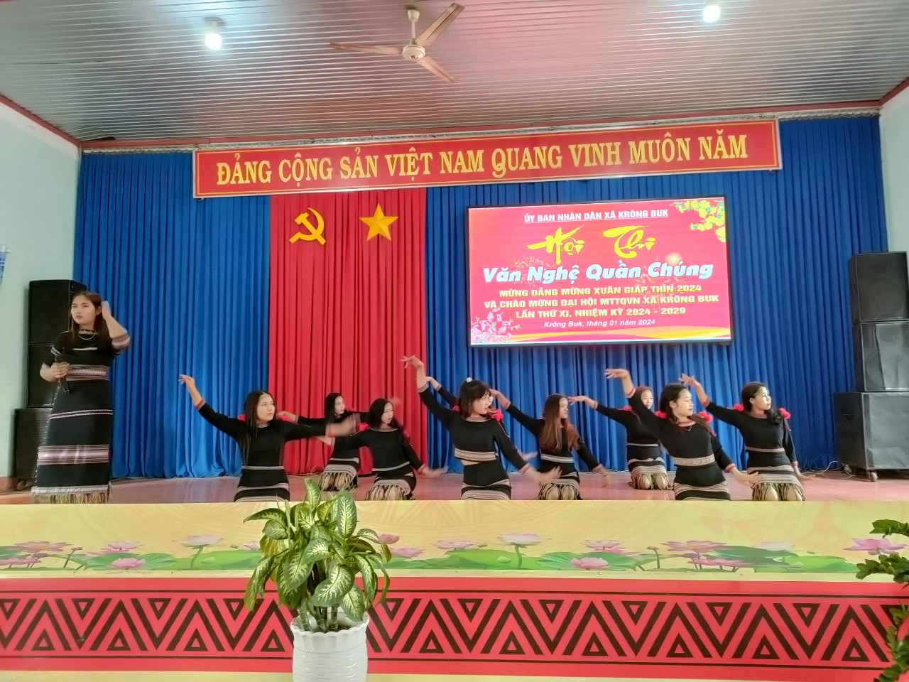 Văn nghệ 3